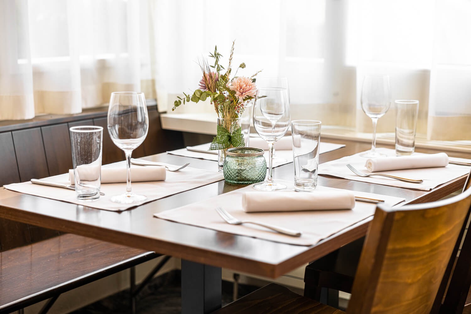 Mesch-RestaurantFrohsinn-Gedeck-.jpg